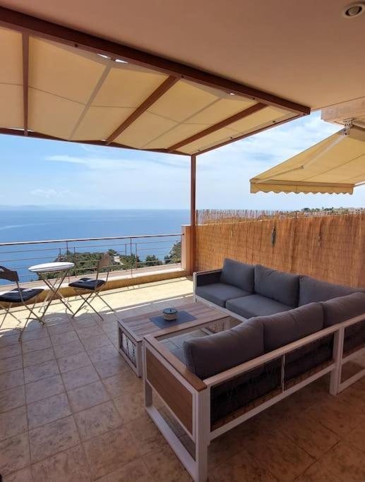 Simply Meraki Gytheian Apt With Panoramic Sea View ยีธิโอ ภายนอก รูปภาพ